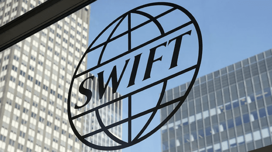 Din frica de a nu fi deconectată de la sistemele globale de plată SWIFT, Rusia este în căutarea unei alternative