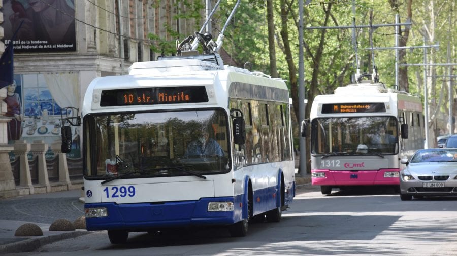 VIDEO A intrat vigoare noul tarif la transportul public din Capitală. Cine și cum beneficiază de reduceri?