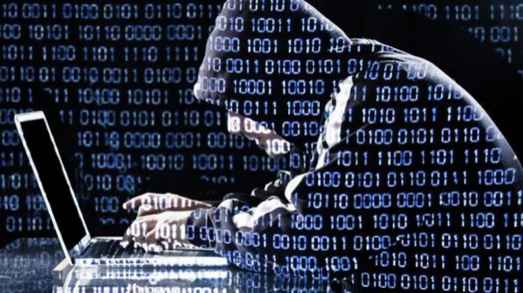 Un hacker care a încercat să atace cibernetic o instituție de stat a fugit din țară chiar „de sub nasul autorităților”