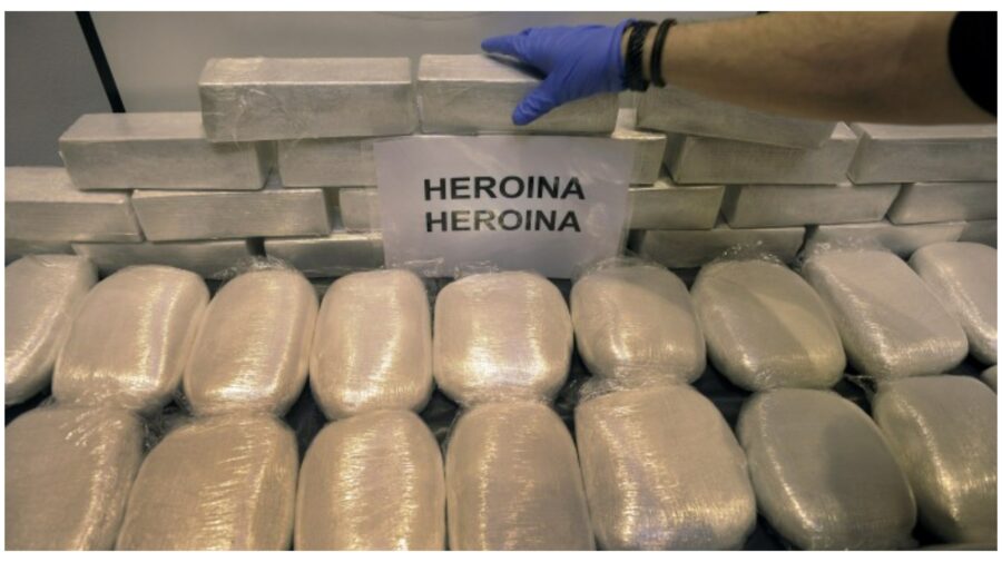 UPDATE Oamenii legii, în alertă! Au capturat un lot record de heroină pe teritoriul țării noastre