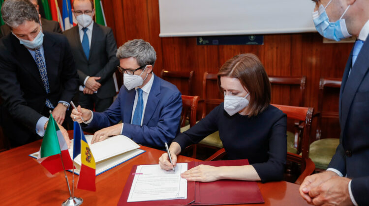 Document important pentru moldovenii ce muncesc în Italia. Vor putea primi pensii și indemnizații