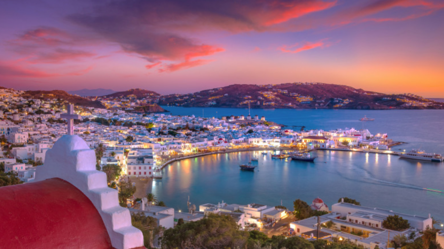 Mykons, insula petrecerilor din Grecia, e gata de distracții ca înainte de pandemie