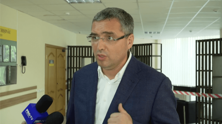 (VIDEO) „Veniți să-i curentăm, să-i penim”! Renato Usatîi îndeamnă oamenii la un nou protest la Curtea de Apel Chișinău