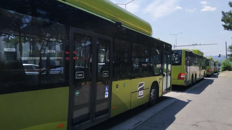 FOTO Așa arată autobuzele care vor circula curând la Chișinău! Primele șapte unități au ajuns în capitală