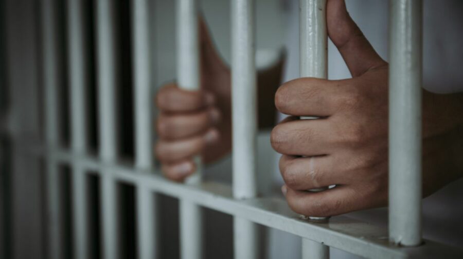 ALERTĂ! Patru moldoveni riscă până la 15 ani de pușcărie pentru contrabandă cu droguri! Dosarul, trimis în judecată