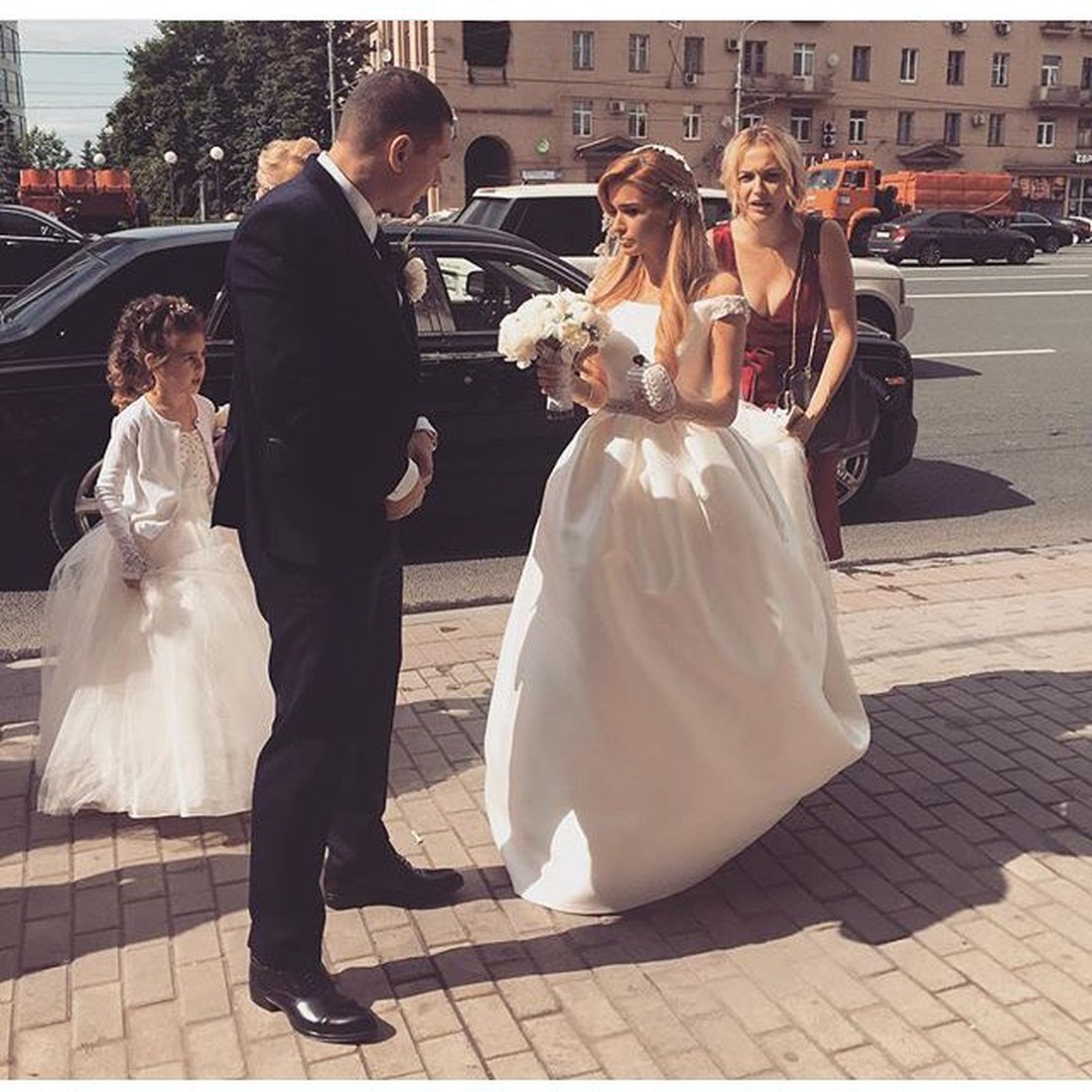 Первая любовь вышла замуж. Свадьба Ксении Бородиной и Курбана Омарова. Курбан Омаров свадьба. Свадьба Бородиной и Курбана.