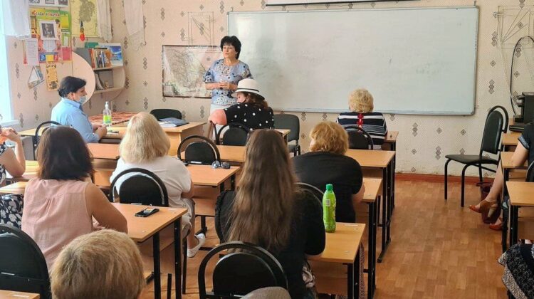 După scandalul de la liceul din Tiraspol, conducerea MECC a întreprins o vizită de lucru! Subiectul abordat?