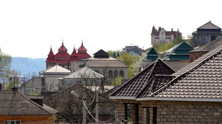 Nu s-a mai auzit! Într-un oraș din Moldova ar putea fi interzis alcoolul seara. Localnicii – în STARE DE URGENȚĂ