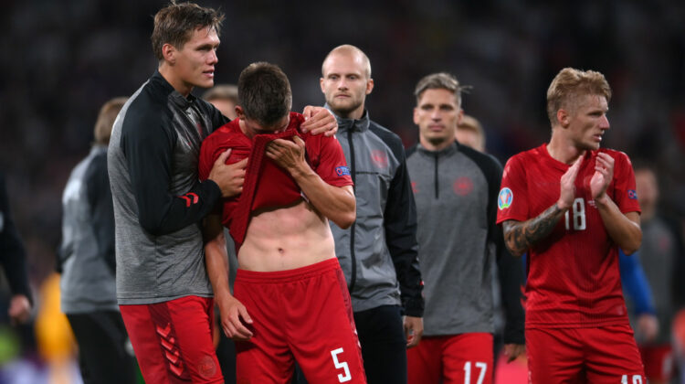 Imagini dureroase de pe Wembley: Danezii, după meciului cu Anglia din semifinala EURO 2020