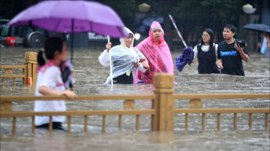 Cel puțin 33 de persoane au murit, iar alte șapte au fost raportate dispărute în urma inundațiilor severe din China