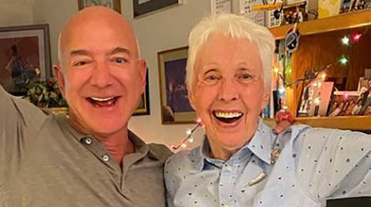 O femeie de 82 de ani îl va însoți pe Jeff Bezos în spațiu. Care a fost reacția acesteia când a aflat noutatea