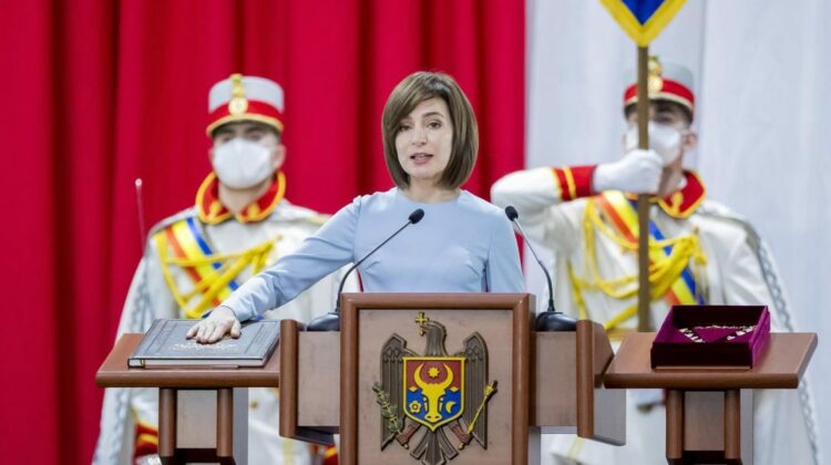Constituția, venerată de Maia Sandu  la 27 de ani de la adoptarea acesteia. Mesajul transmis