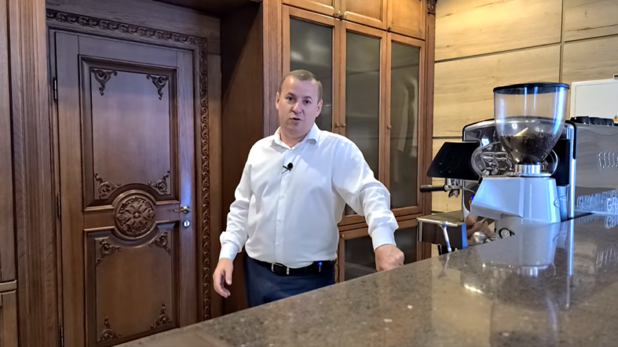 VIDEO Nu a fost doar o poză. Postică a povestit despre Dodon. „L-am servit din partea casei, am băut câte 50 de grame”