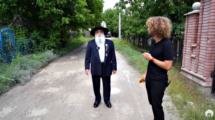 VIDEO Doar cu bani! Baronul romilor din Moldova ar fi cerut „500 de evrici” pentru a da un interviu unui vlogger rus