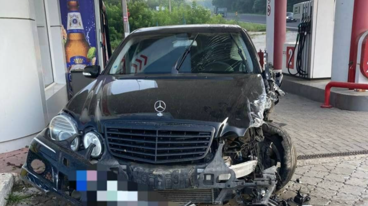 FOTO Accident groaznic la Orhei! Un șofer beat și FĂRĂ PERMIS a „băgat” cinci oameni în spital cu traumatisme