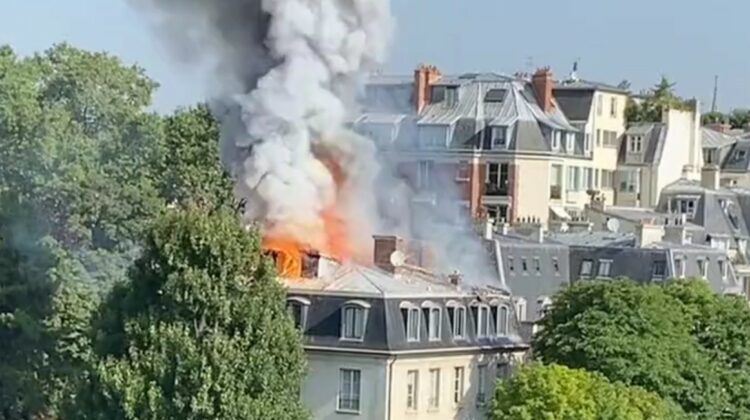 VIDEO Ambasada Italiei la Paris, în flăcări! Acoperișul clădirii s-a prăbușit, urmează evacuarea locuitorilor din zonă