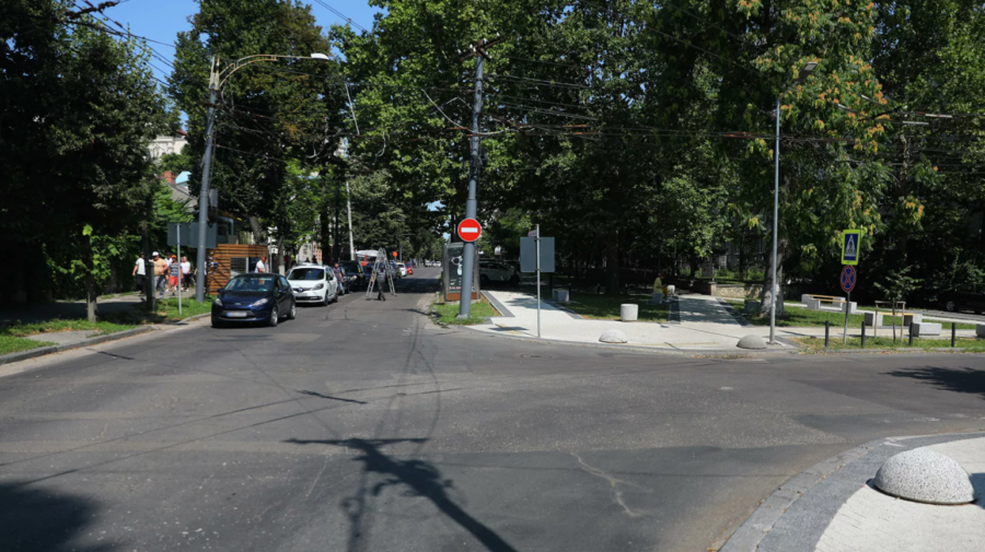 VIDEO Dimineața sens unic, spre seară dublu sens! Ce se întâmplă pe str. Alexei Mateevici, tronson Pușkin – Bodoni