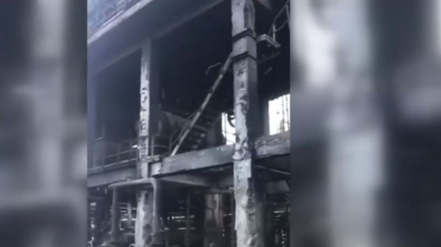 VIDEO. Imagini din interiorul rafinăriei din România după explozie. În urma incendiului, un BĂRBAT a murit