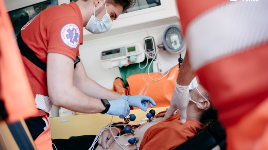 Tot mai solicitată în ultima perioadă. Câte persoane au apelat la asistență medicală de urgență