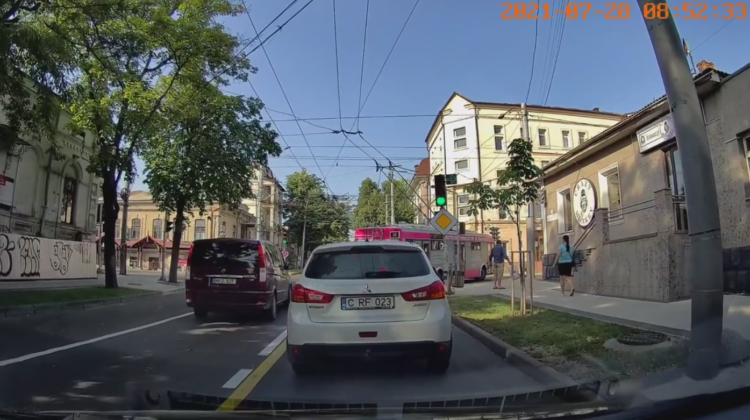 Răsturnare de situație în cazul tinerei lovite de un troleibuz! RTEC: Regretă cele întâmplate. Și-a cerut scuze.