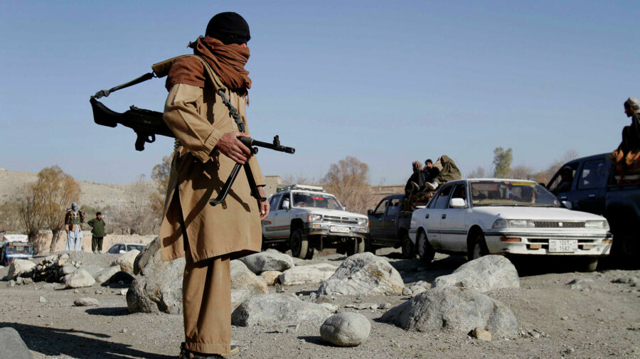 Talibanii au capturat orașul Herat, al treilea ca mărime din Afganistan. SUA își cheamă înapoi concetățenii