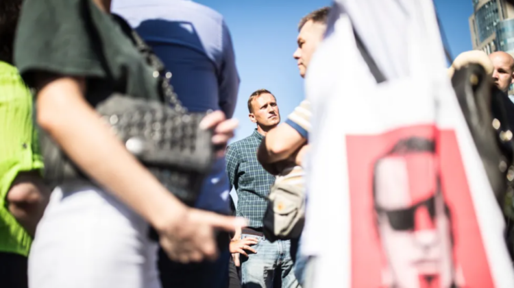 „Kremlinul se împușcă în picior”. Occidentul a publicat o investigație despre Navalnîi la 1 an de la otrăvirea acestuia