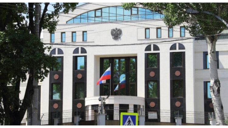 Ambasadele ruse din mai multe țări îndeamnă cetățenii să raporteze dacă sunt discriminați. Reacția Chișinăului