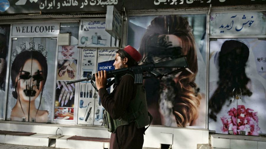 FOTO Primul pas al talibanilor în suprimarea femeilor! Cum arată saloanele de frumusețe din Kabul