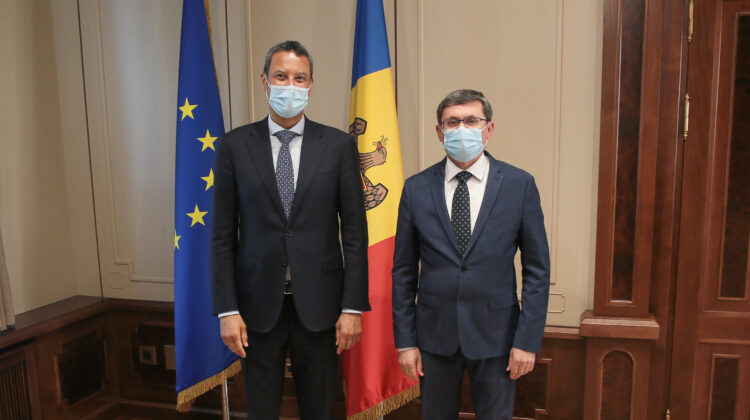 Încă un vizitator de rang înalt la Parlament. Igor Grosu i-a comunicat proiectele prioritare din sesiunea extraordinară