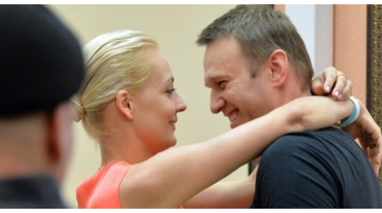 Ororile prin care a trecut soția lui Navalnîi la prima vizită în închisoare. I-a dus borș: Fericirea durează trei zile