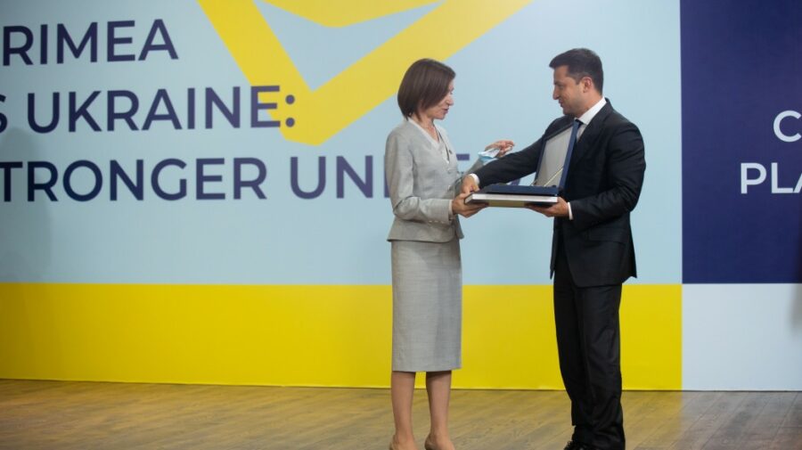 FOTO Mulțumiri de la președintele Ucrainei pentru participanții la summit. Maia Sandu a fost decorată cu un Ordin