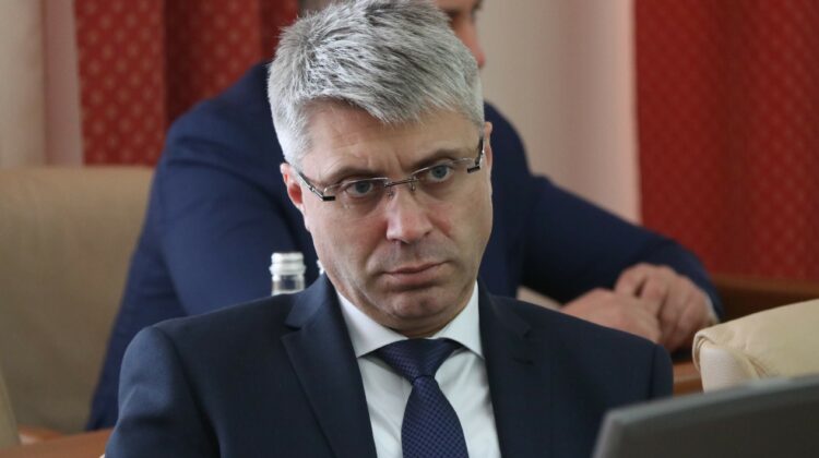 E pe ducă! Ruslan Flocea va fi revocat din funcție, după ce s-a votat în lectură finală modificarea legii CNA