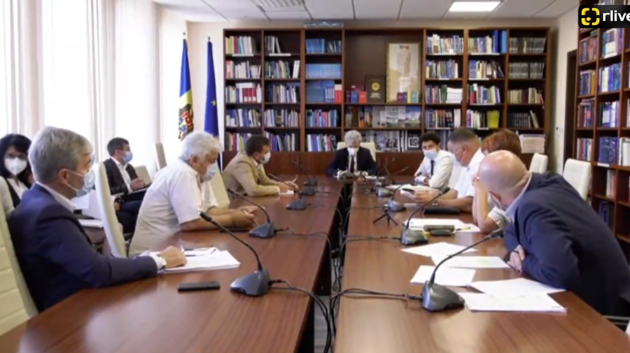 VIDEO Deputații își fac propria agendă. Din lipsă de cvorum ședința Comisiei economiei, buget și finanțe a fost amânată