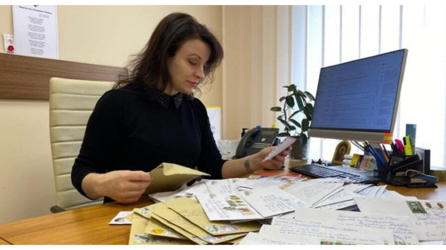 Vă amintiți de sutele de scrisori primite de Stela Macari de la membrii Partidului Șor? Câțiva au atacat-o în judecată
