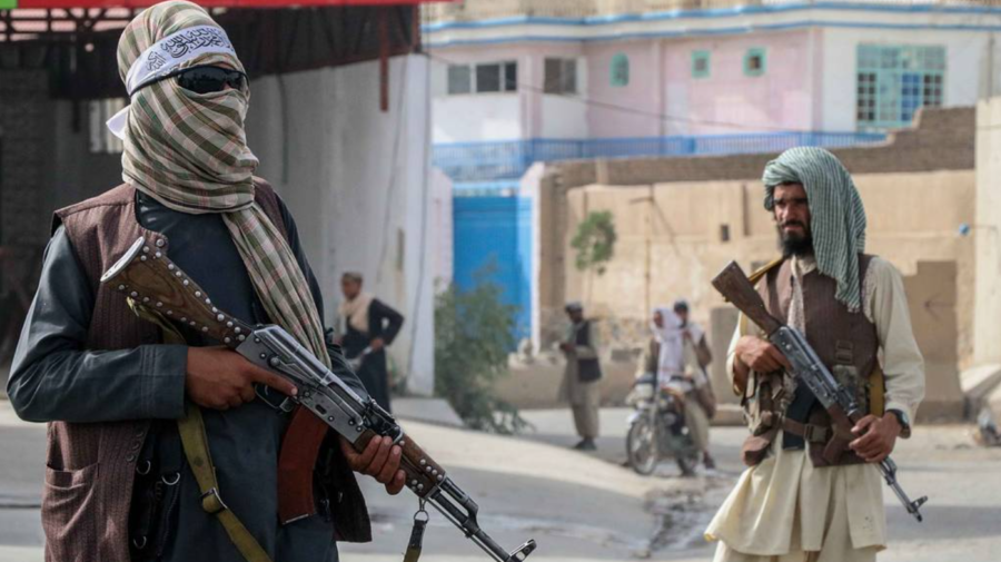 Reuters: Talibanii insistă ca cetățenii afgani să predea armele. „Treptat, lumea va vedea toți liderii noștri”