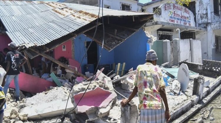 GALERIE FOTO Peste 1.200 de persoane au murit în Haiti în urma unui cutremur cu magnitudinea 7,2