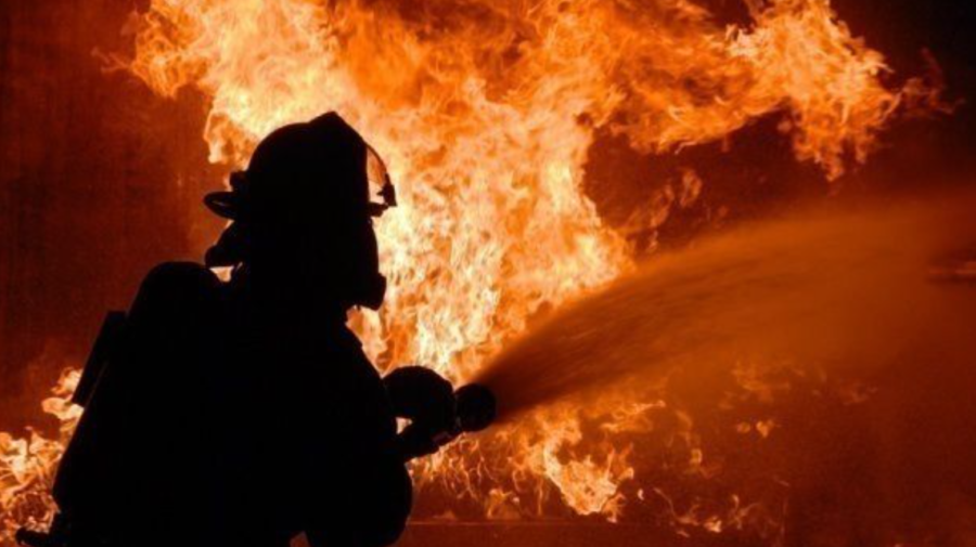 VIDEO Imagini uluitoare în Los Angeles! Tornadă de foc formată în timpul unui incendiu de vegetație