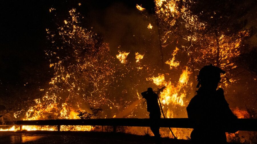 Grecia aprobă un buget de 500 de milioane de euro în urma incendiilor devastatoare