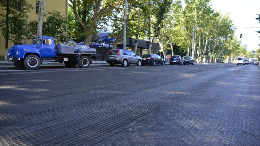 Lucrările de reabilitare a străzii Ion Creangă din Capitală, aproape gata. Când urmează să fie finalizate