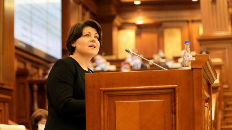 VIDEO Gavrilița a venit în plenul Parlamentului. Primi-ministra cere prelungirea stării de urgență cu încă 45 de zile