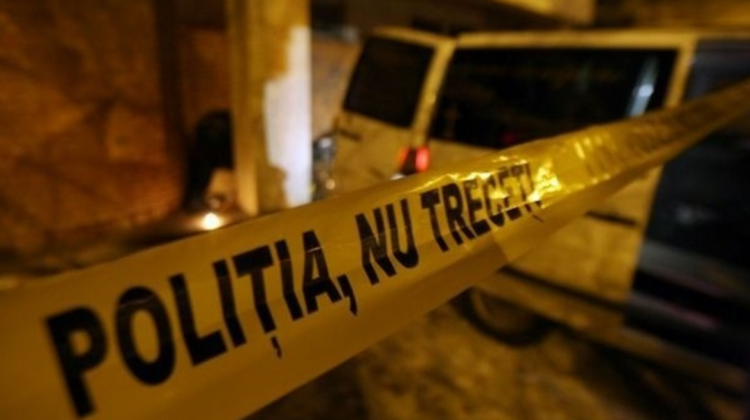 Băutura i-a adus sfârșitul? Cadavrul unui bărbat din Hîncești, depistat de pompieri după ce locuința a luat foc
