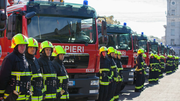 ULTIMA ORĂ! Moldova întinde o mână de ajutor Greciei. 25 de pompieri vor merge să ajute la stingerea incendiilor