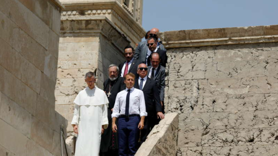 Preşedintele francez s-a întâlnit cu reprezentanţi ai creştinilor în oraşul irakian Mosul, devastat de Stat Islamic