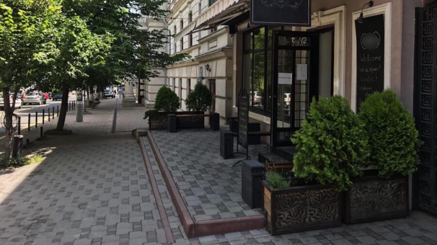 Un proprietar de restaurant din Chișinău, despre depresia căpătată în pandemie. „Băi, dă bani, dă bani, dar bani nu-s”