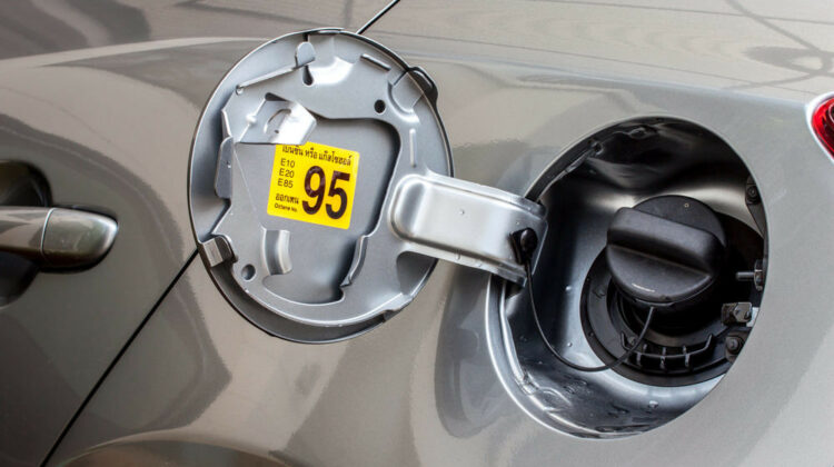 (raport) Prețurile la combustibili și carburanți rămân într-o situație neclară. De ce?