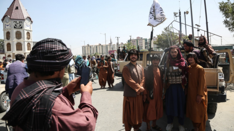 Rețelele de socializare Facebook, WhatsApp și YouTube INTERZIC conturile talibanilor