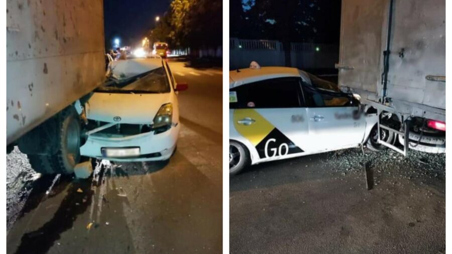 FOTO Oboseala face victime. Un taxi s-a tamponat într-un TIR după ce șoferul ar fi adormit la volan