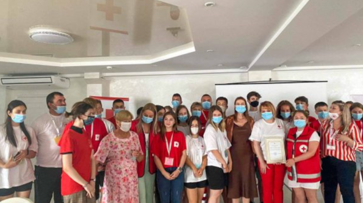 Din casă în casă, 270 de voluntari de la Crucea Roșie au informat cetățenii despre importanța vaccinării