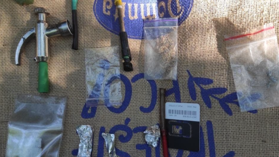 Cu substanțe psihotrope pe străzile din Chișinău. La inspectorat a predat benevol pachețelele