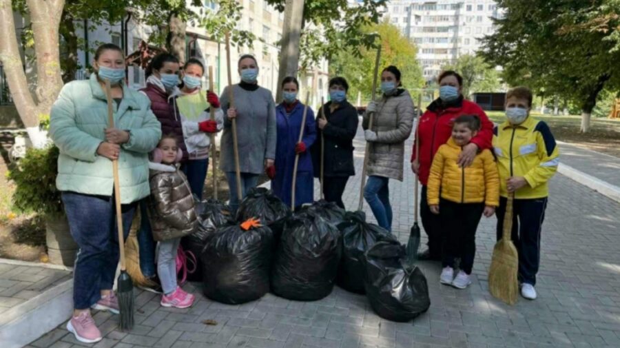 Marea curățenie la Chișinău, în imagini. Ceban: „Ne-am convins că suntem o echipă”